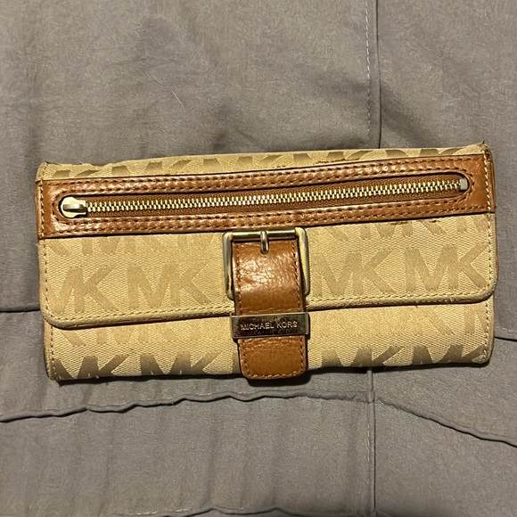 Coach purse and wallet - Picture 3 of 3
